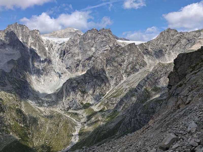 Il ghiacciaio dell’Adamello visto dal passo