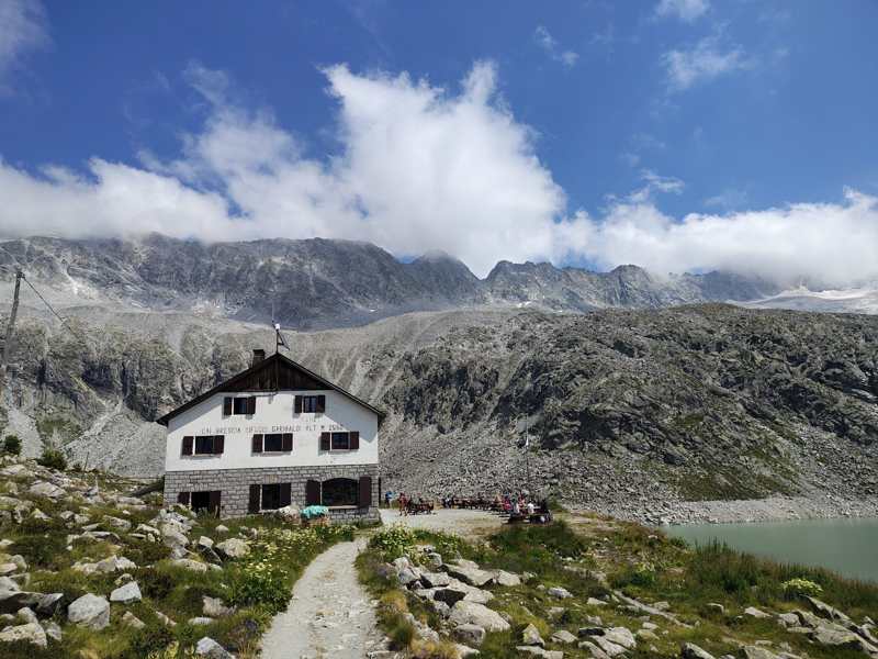 Arrivo al Rifugio Garibaldi, 2550 m